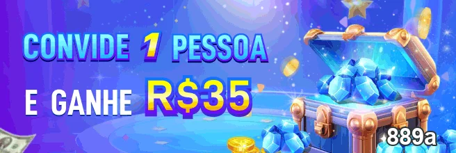 Atendente assistindo cliente VIP em cassino online